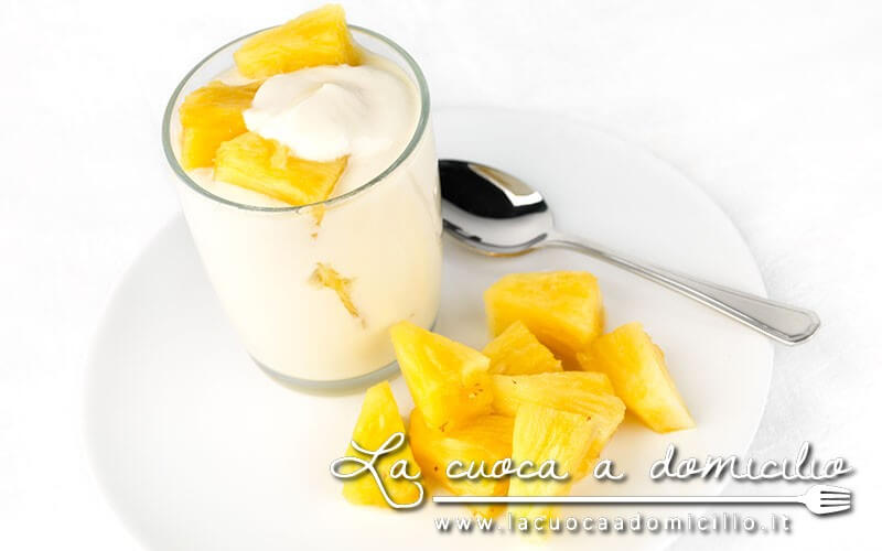 Insalata all'ananas con yogurt