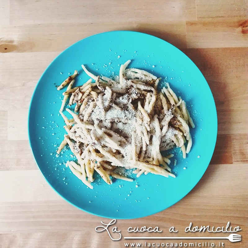 Trofie con salsa di funghi e parmigiano