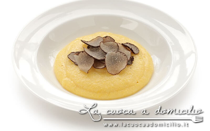 Cake di polenta al tartufo nero