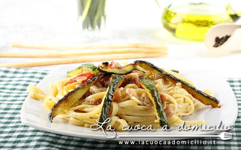 Carbonara di zucchine e puntine di maiale