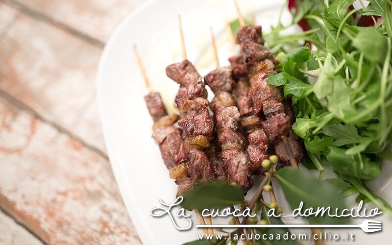 Spiedini di fegatini al bacon