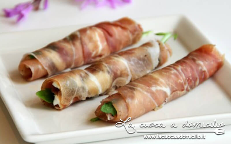 Involtini freddi di prosciutto crudo