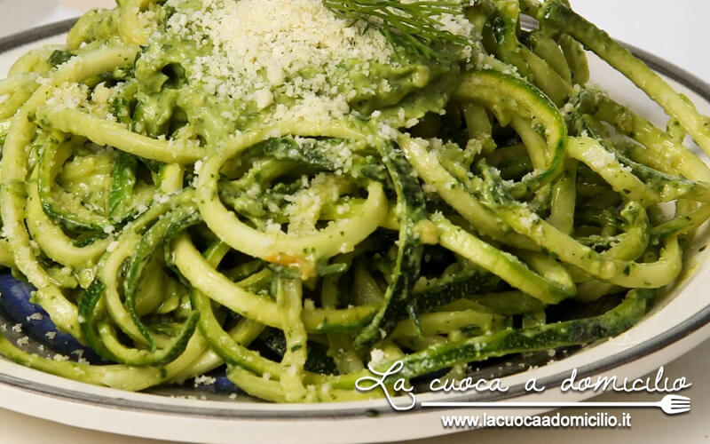 Linguine con pesto alle zucchine