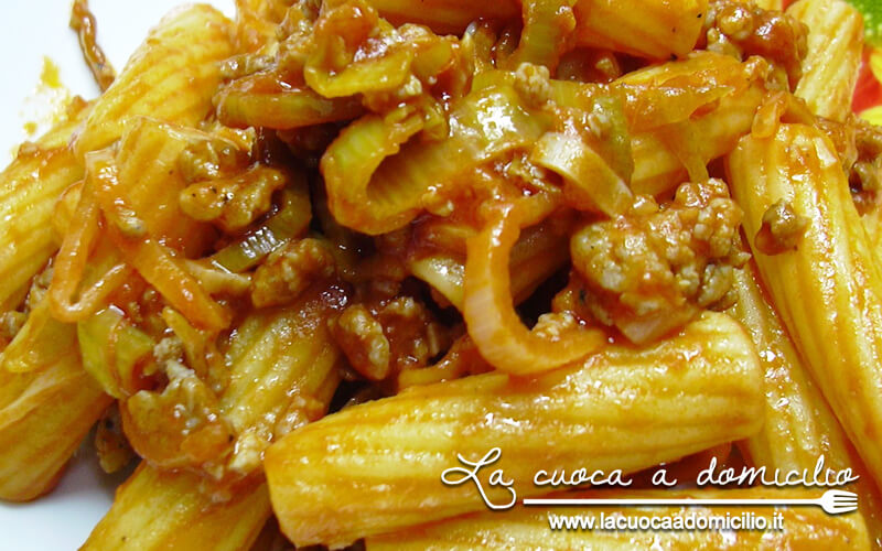 Tortiglioni con salsiccia