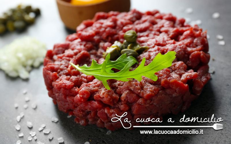 Tartare di filetto di cavallo con zucchine in agrodolce