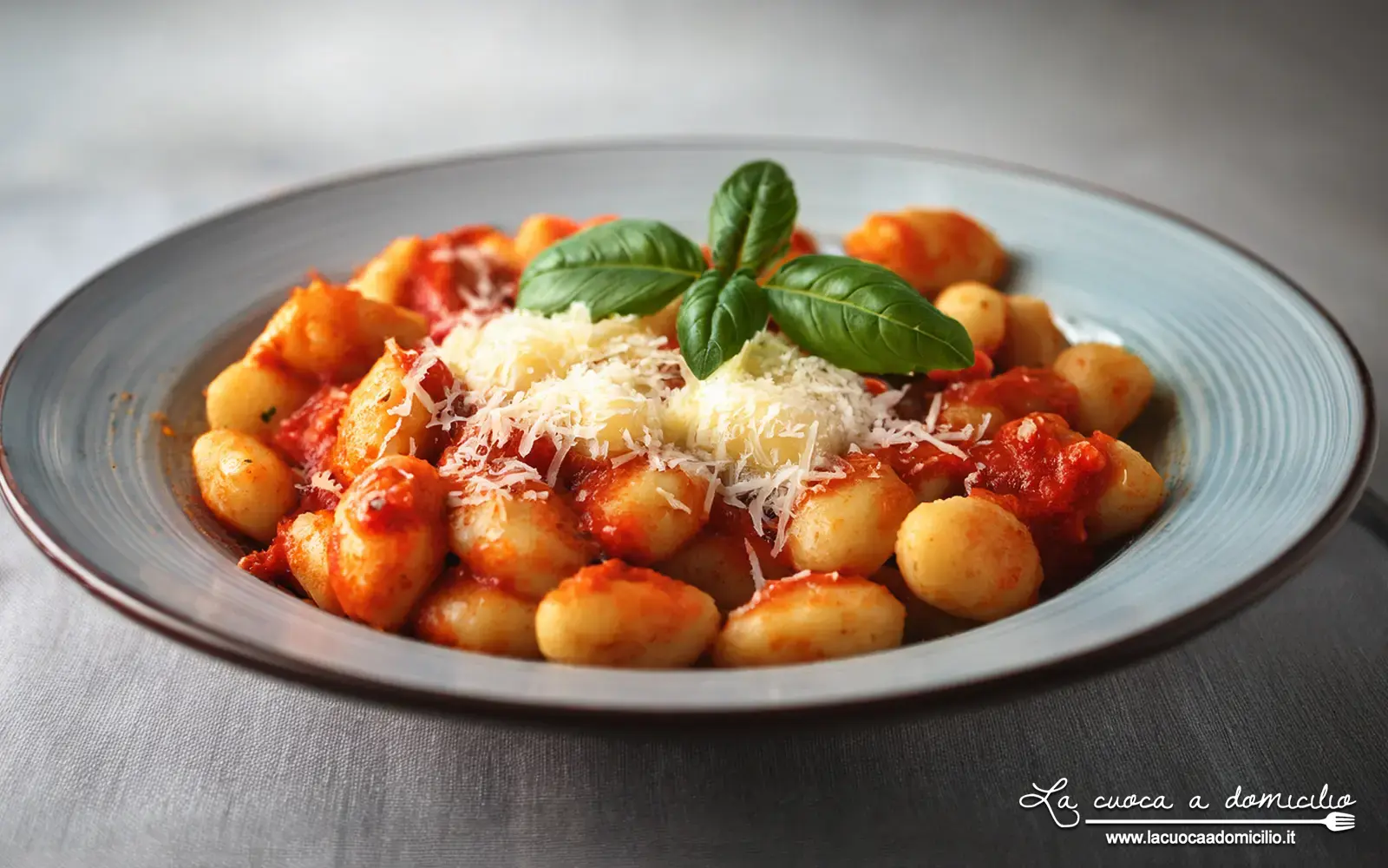 Un classico intramontabile: gli Gnocchi alla Sorrentina, un tuffo nella tradizione campana.