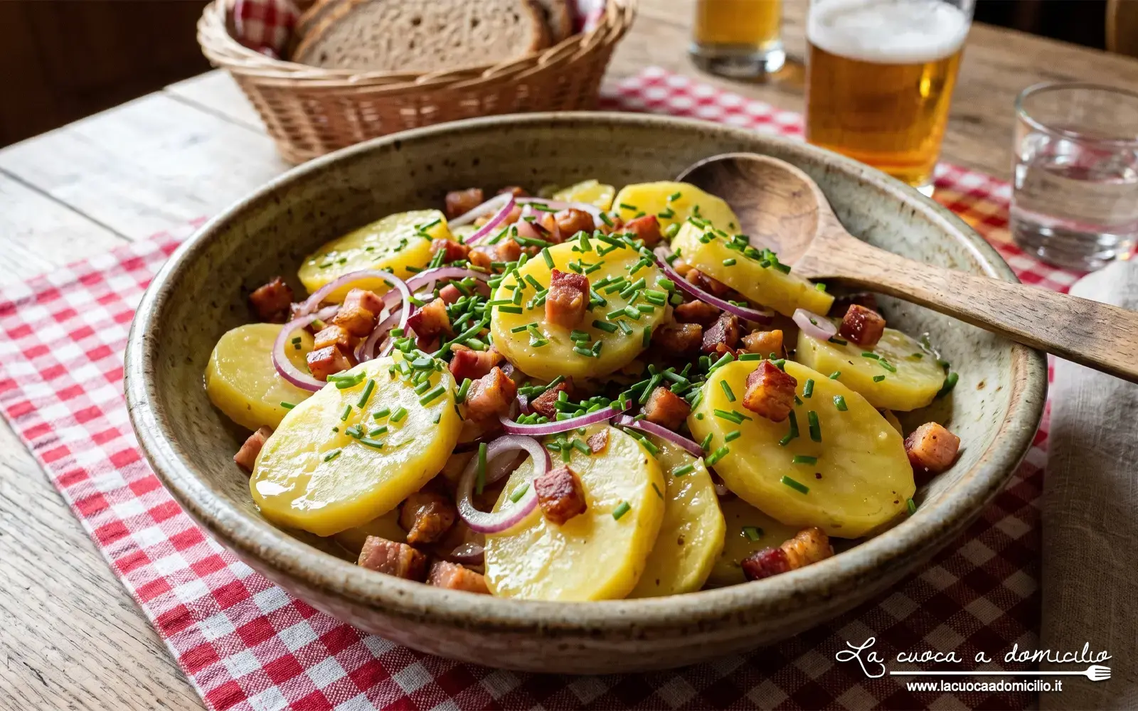 Un Fresco Contorno Estivo dal Cuore delle Dolomiti: Insalata di Patate Tirolese